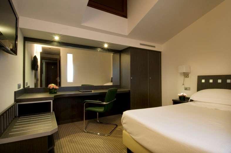 Arli Hotel Business And Wellness Bergamo Room photo